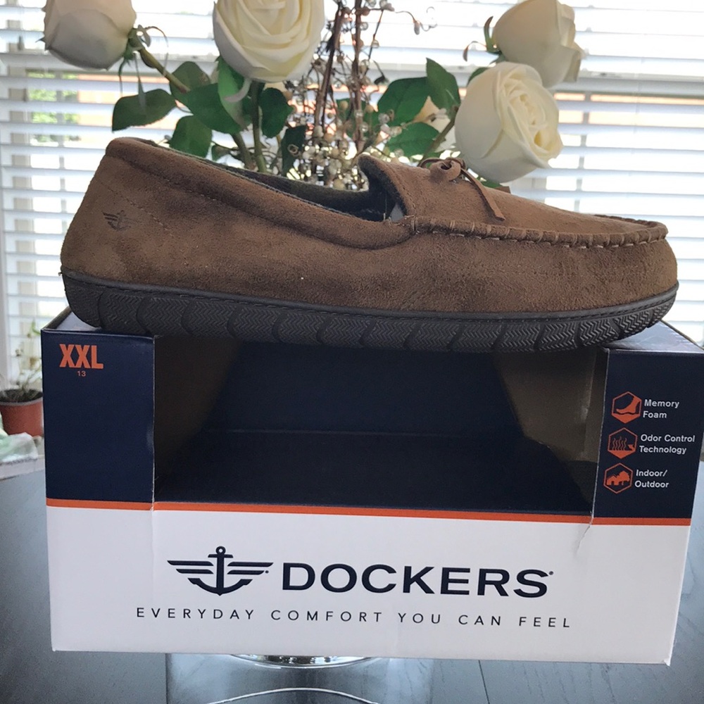 New/Never Worn Men’s Dockers Slippers-Size 13